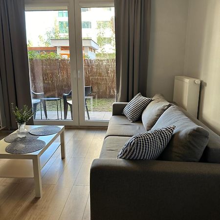 Cosy Apartment Near To The Chopin'S Airport Cybernetyki 2C Varşovia Exterior foto