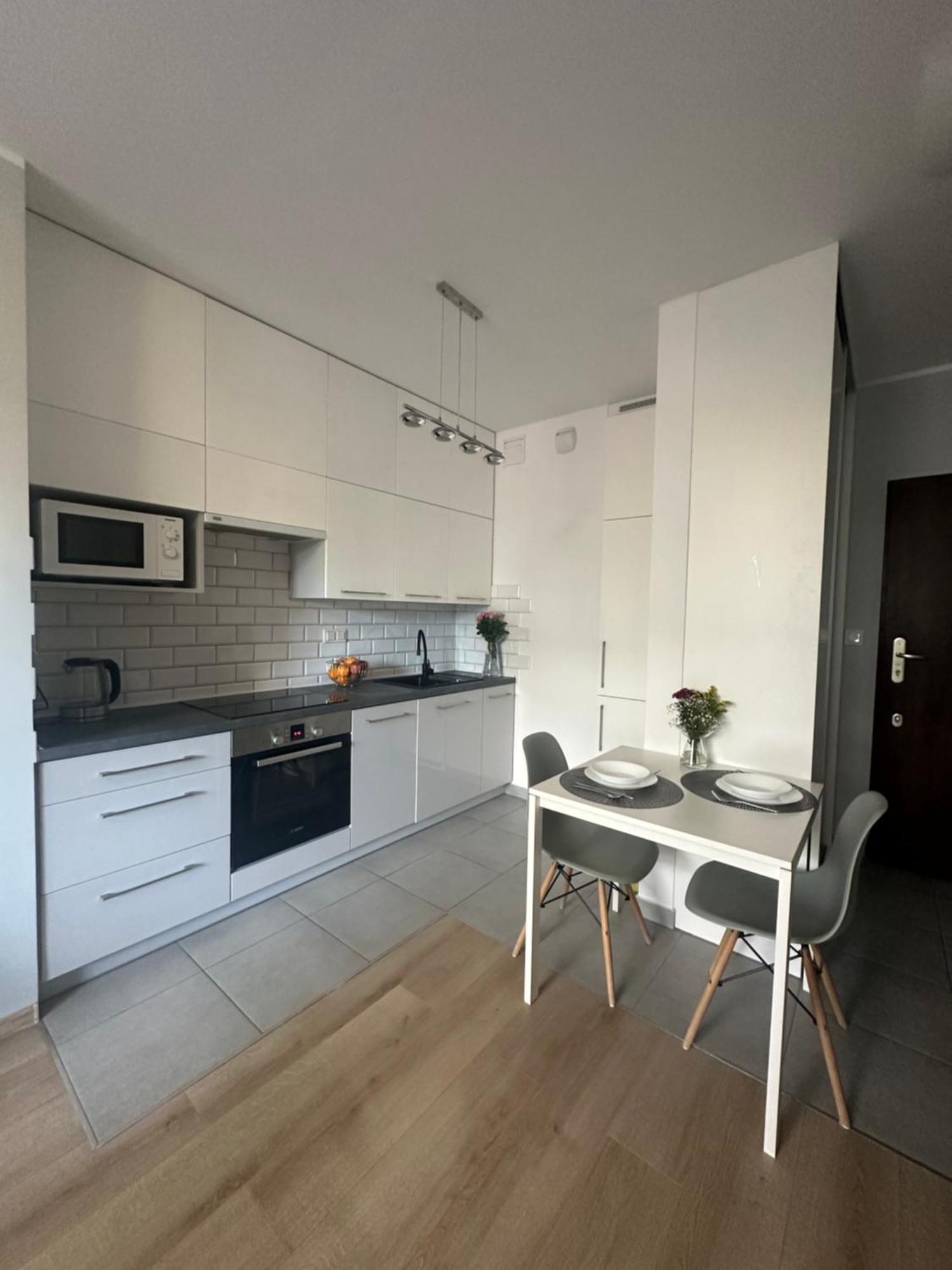 Cosy Apartment Near To The Chopin'S Airport Cybernetyki 2C Varşovia Exterior foto