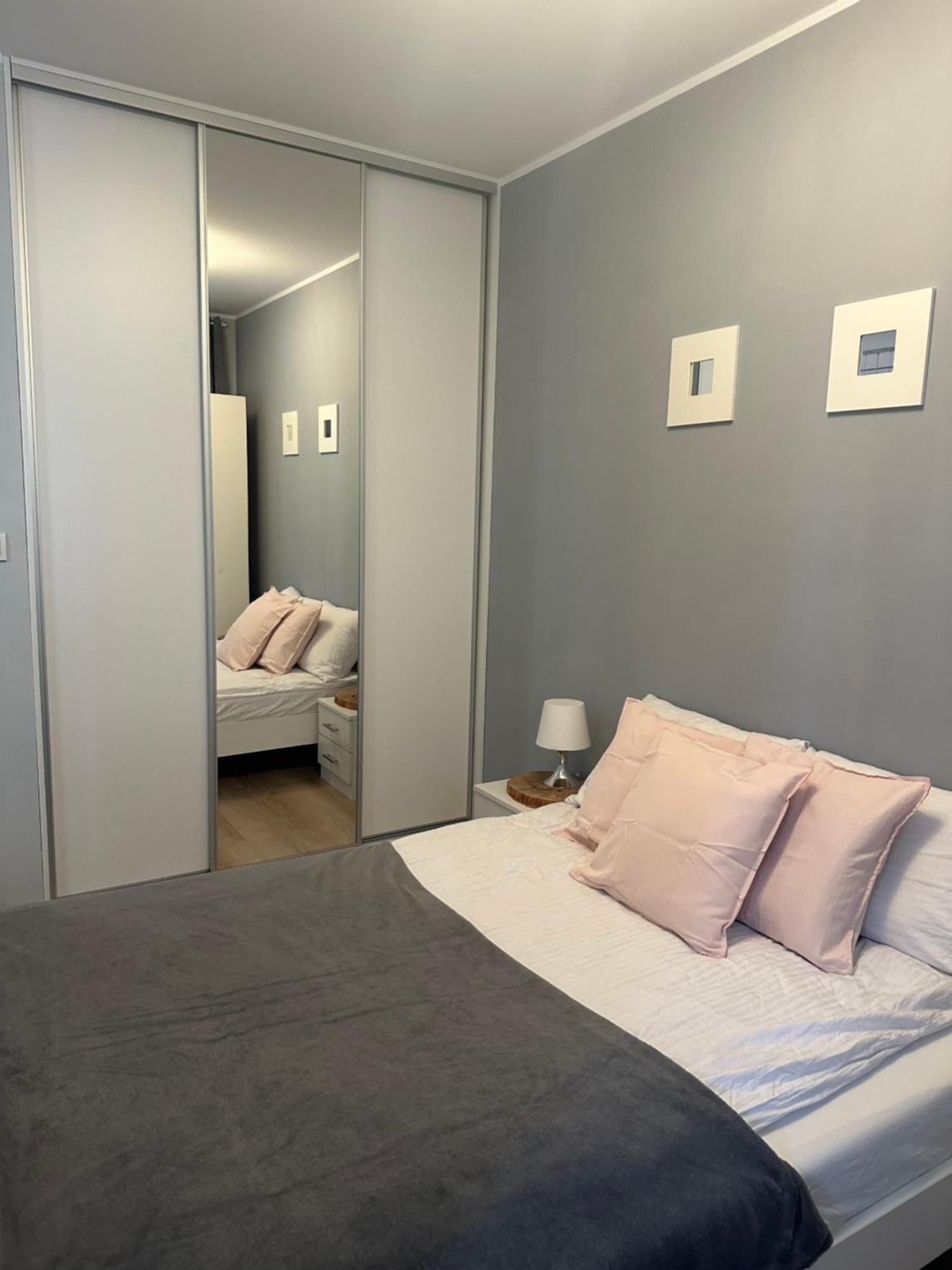 Cosy Apartment Near To The Chopin'S Airport Cybernetyki 2C Varşovia Exterior foto