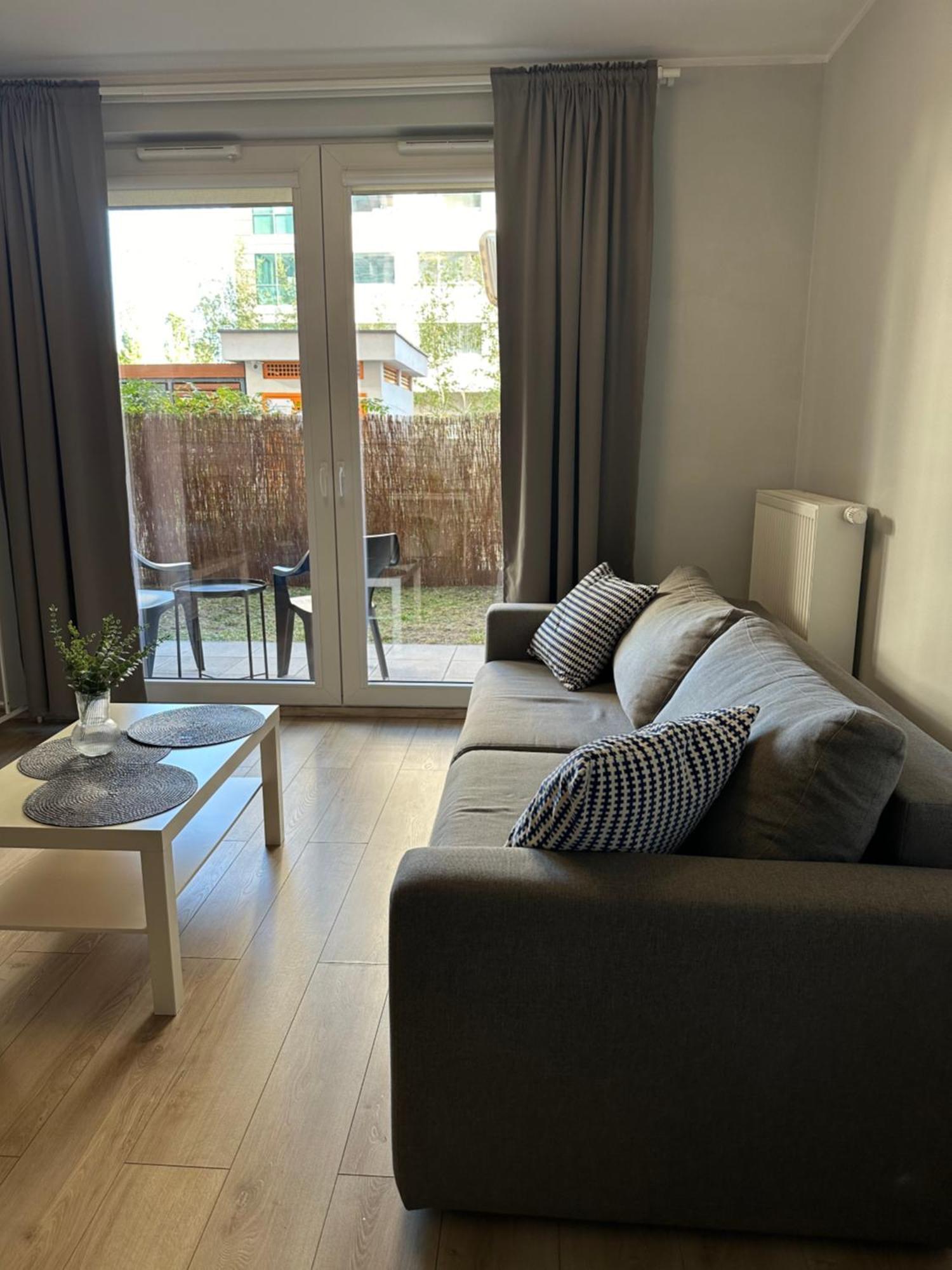 Cosy Apartment Near To The Chopin'S Airport Cybernetyki 2C Varşovia Exterior foto